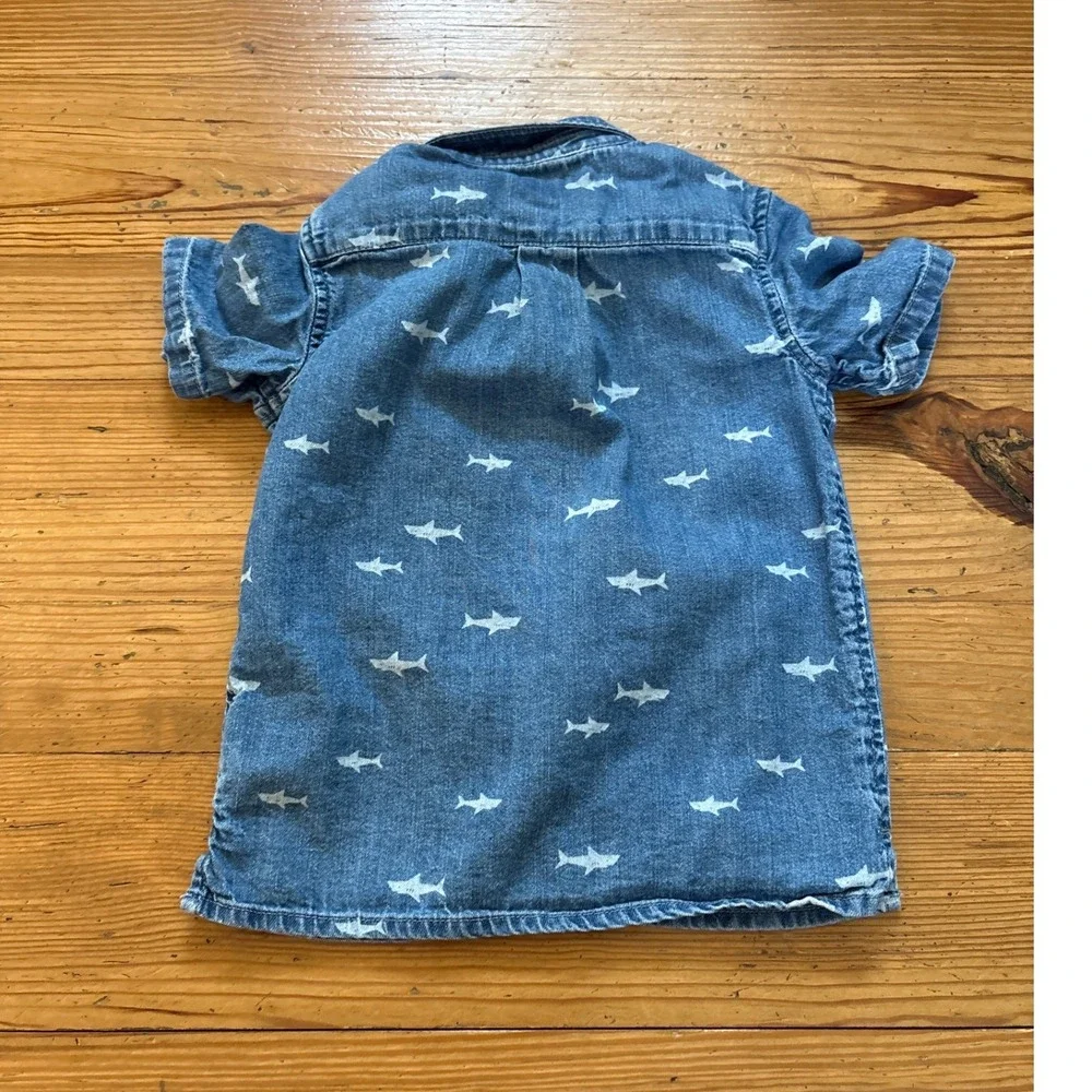 Baby Gap‎ Denim Shirt Toddler Blue Shark Print Short Sleeve Button Down SIZE 5T